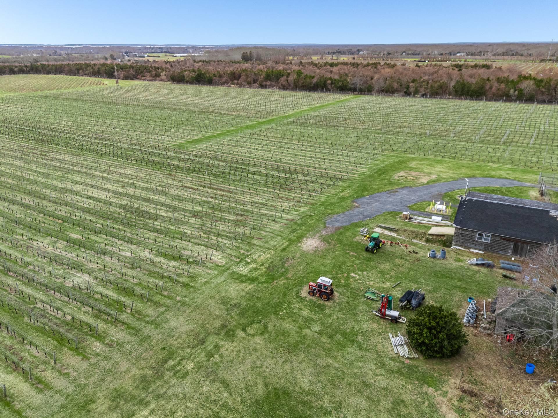 #17 photo, 4100 Oregon Road, Cutchogue , NY 11935