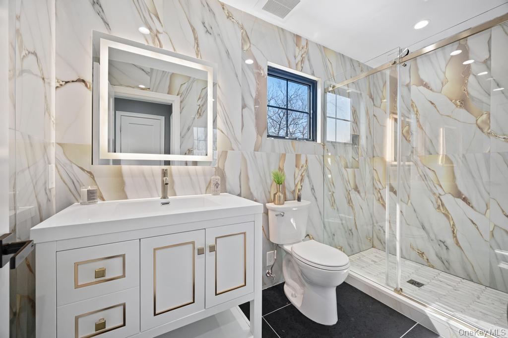 #11 photo, 15 Forest Road, Valley Stream , NY 11581