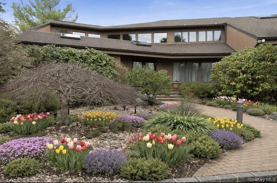 #1 photo, 9 The Grasslands, Woodbury , NY 11797