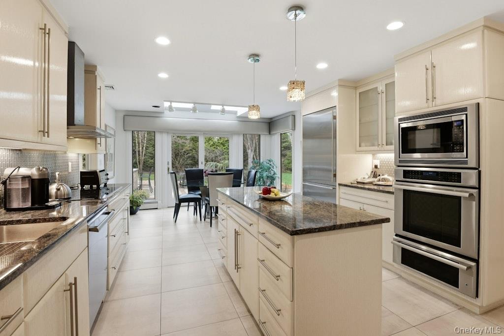 #11 photo, 9 The Grasslands, Woodbury , NY 11797