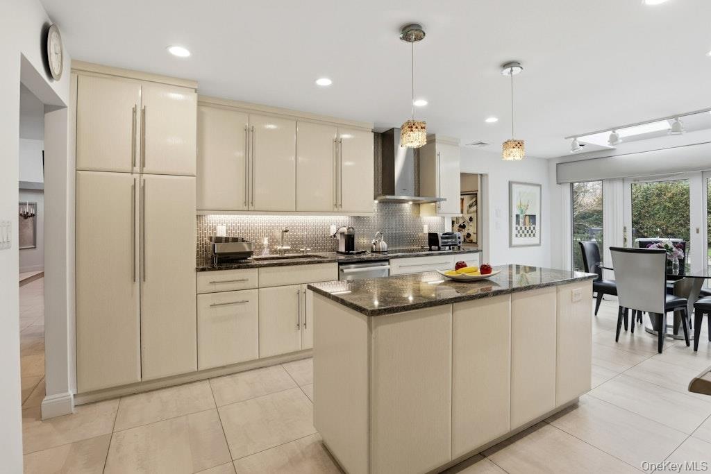 #12 photo, 9 The Grasslands, Woodbury , NY 11797