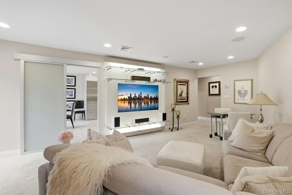 #16 photo, 9 The Grasslands, Woodbury , NY 11797