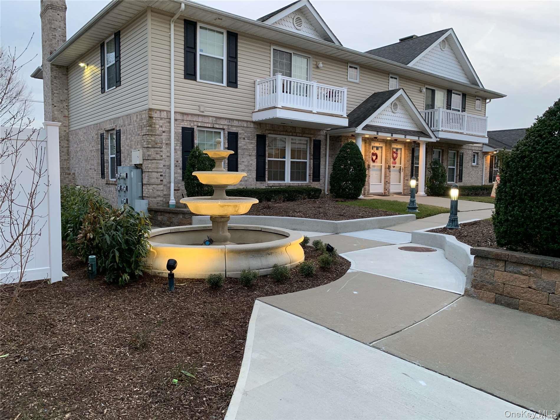 #1 photo, 594 W Montauk Highway, Lindenhurst , NY 11757