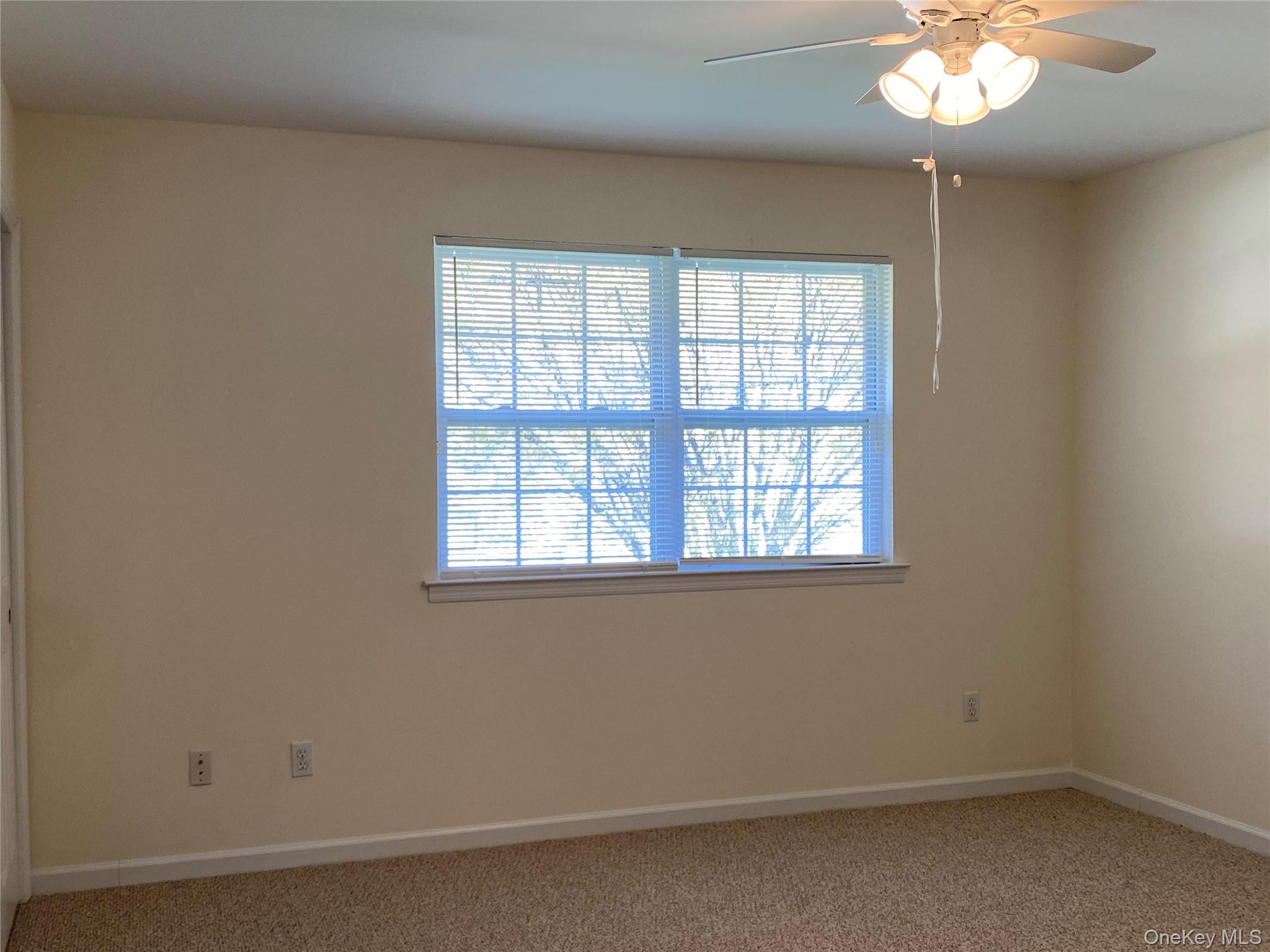 #11 photo, 594 W Montauk Highway, Lindenhurst , NY 11757