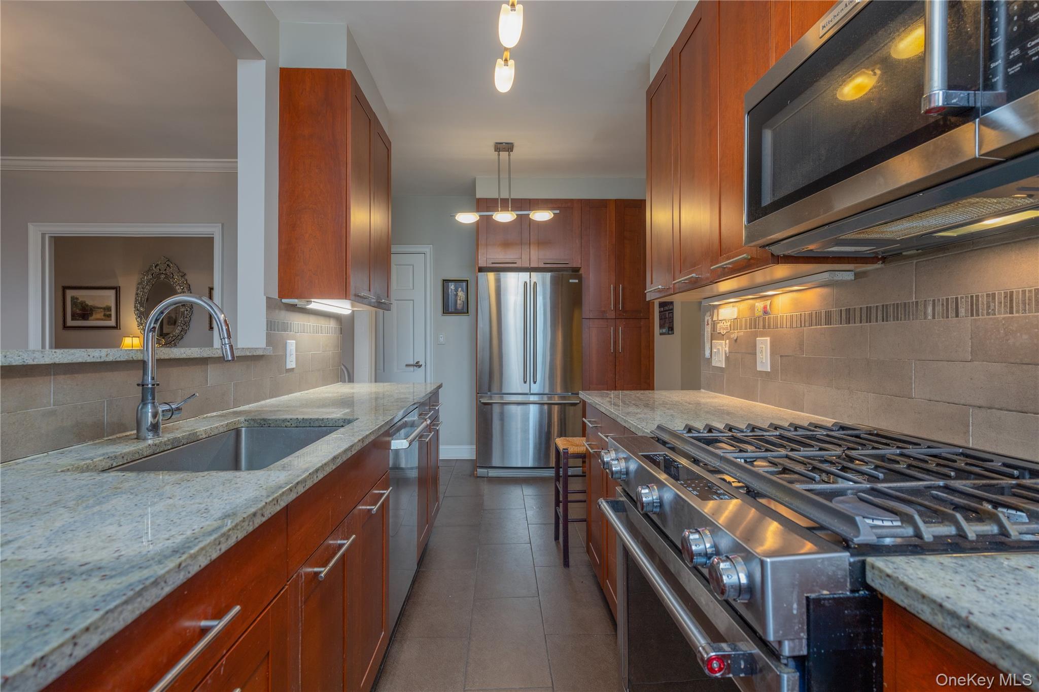 #10 photo, 9 Midland Gardens, Bronxville , NY 10708