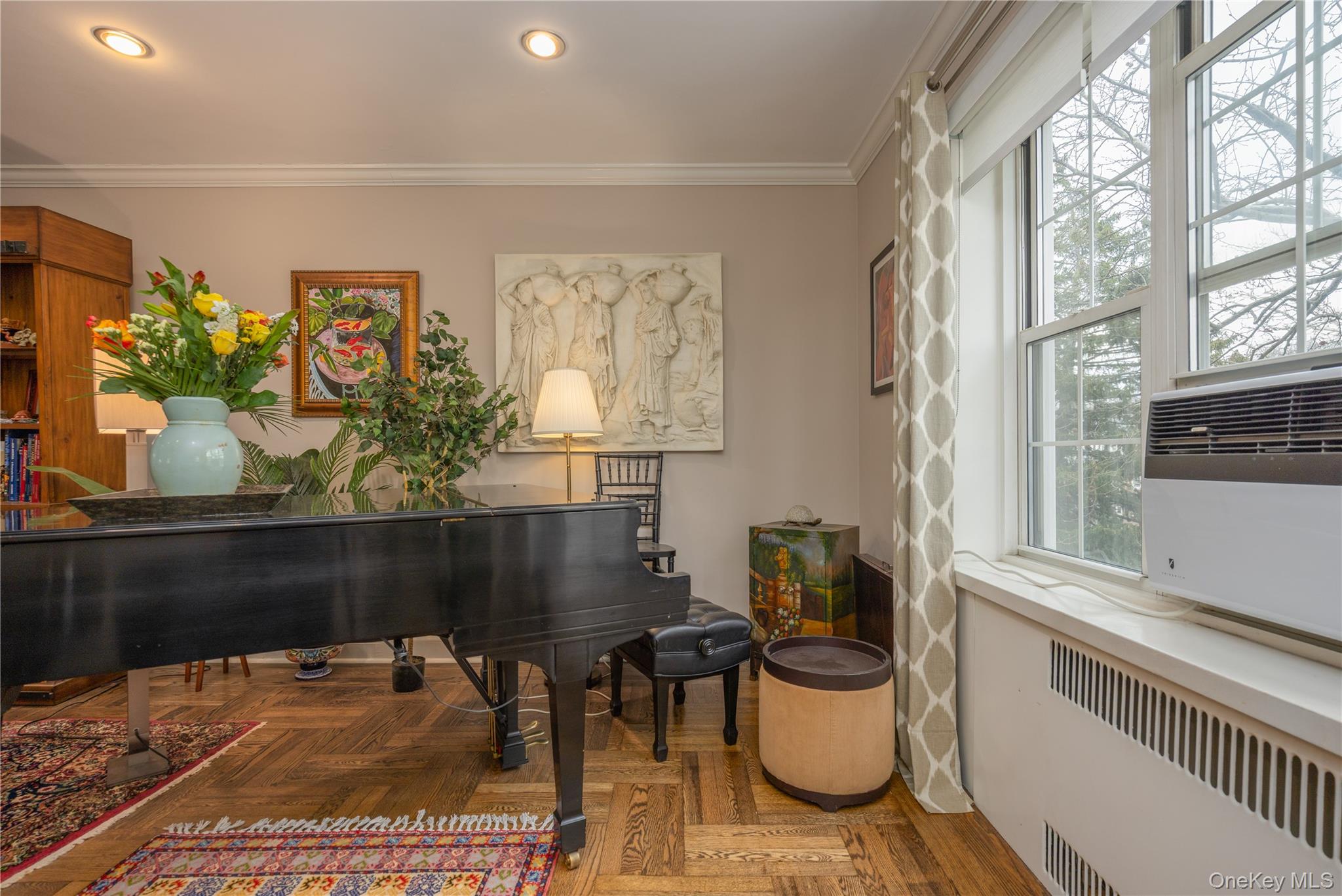 #6 photo, 9 Midland Gardens, Bronxville , NY 10708