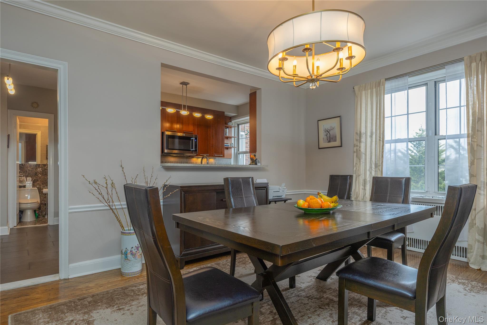 #8 photo, 9 Midland Gardens, Bronxville , NY 10708