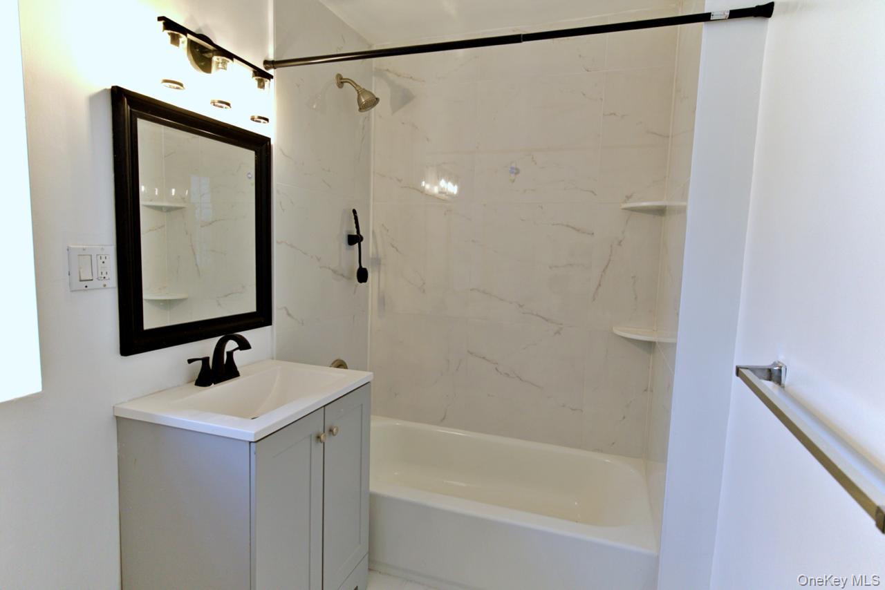 #4 photo, 63 Herriot Street, Yonkers , NY 10701