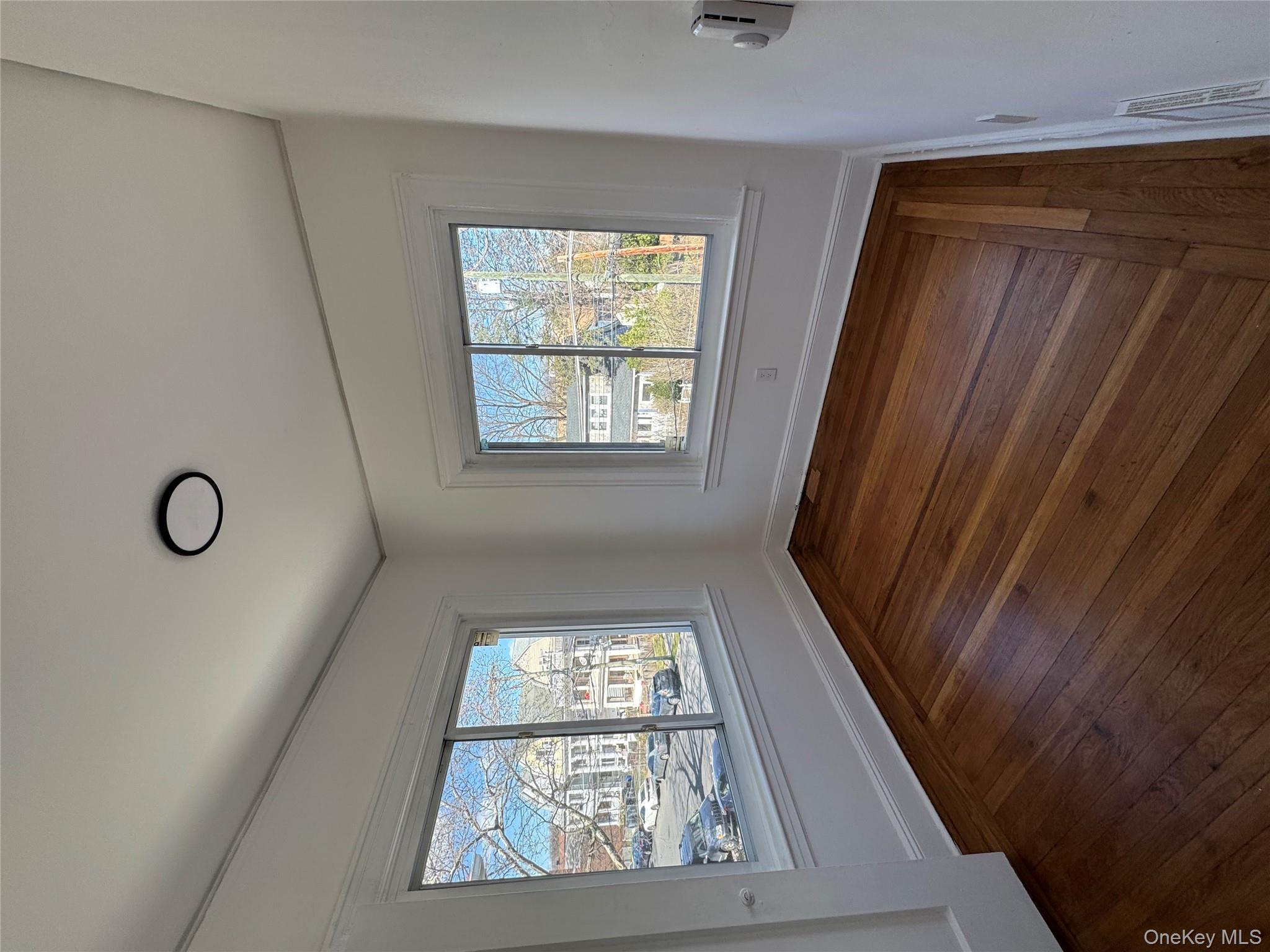 #4 photo, 578 E 3rd Street, Mount Vernon , NY 10553