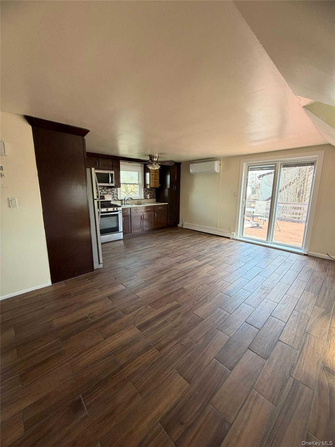 #7 photo, 133 Elm Street, Valley Stream , NY 11580