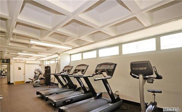 #6 photo, 152-18 Union Turnpike, Flushing , NY 11367