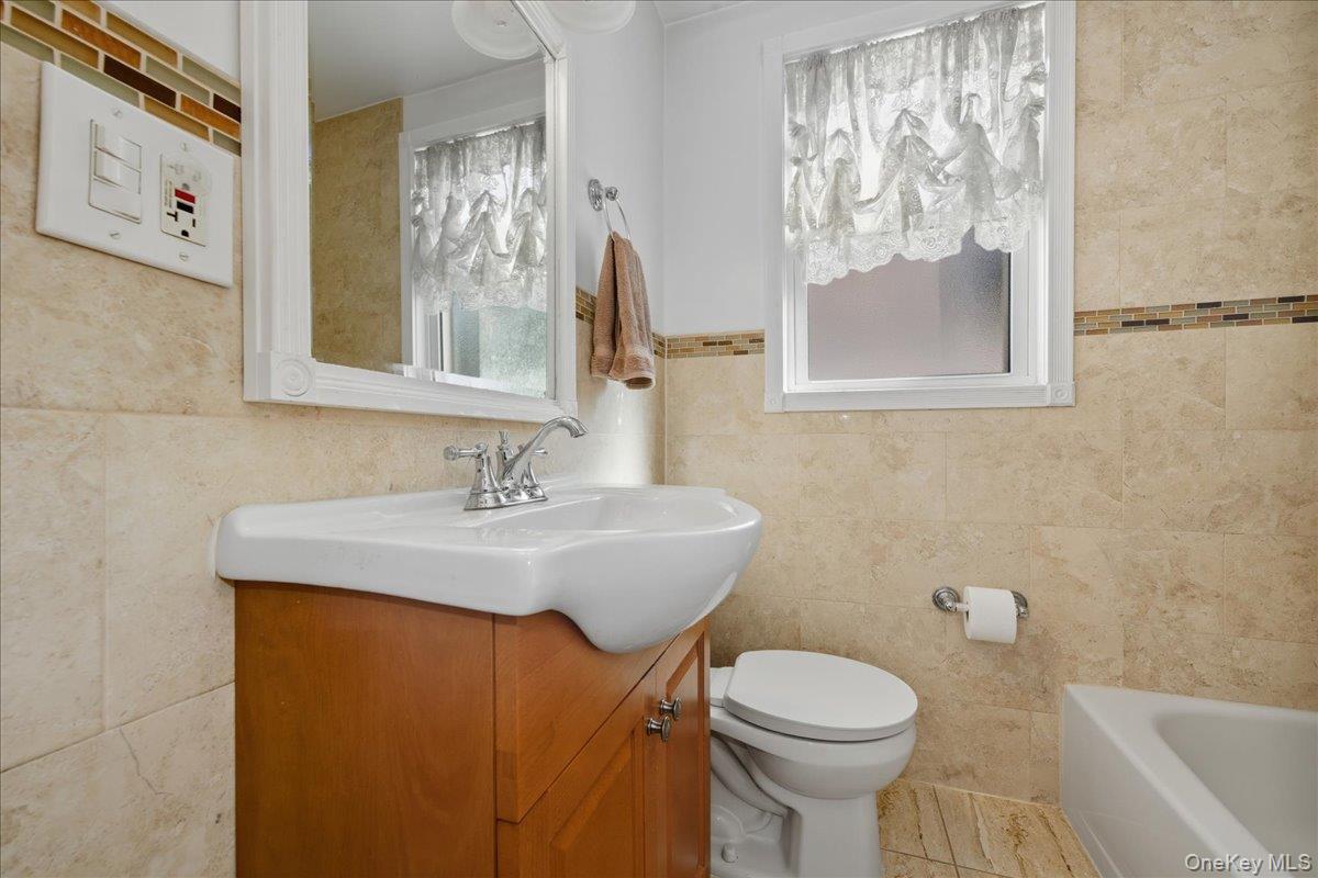 #14 photo, 88-37 249th Street, 皇后区 Bellerose , NY 11426