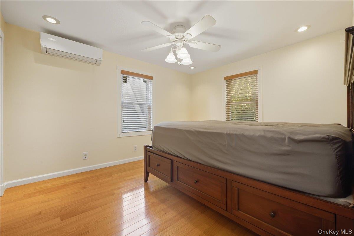 #15 photo, 88-37 249th Street, 皇后区 Bellerose , NY 11426