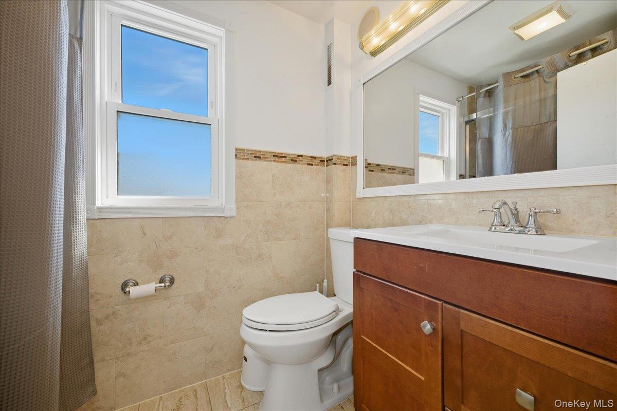 #19 photo, 88-37 249th Street, 皇后区 Bellerose , NY 11426