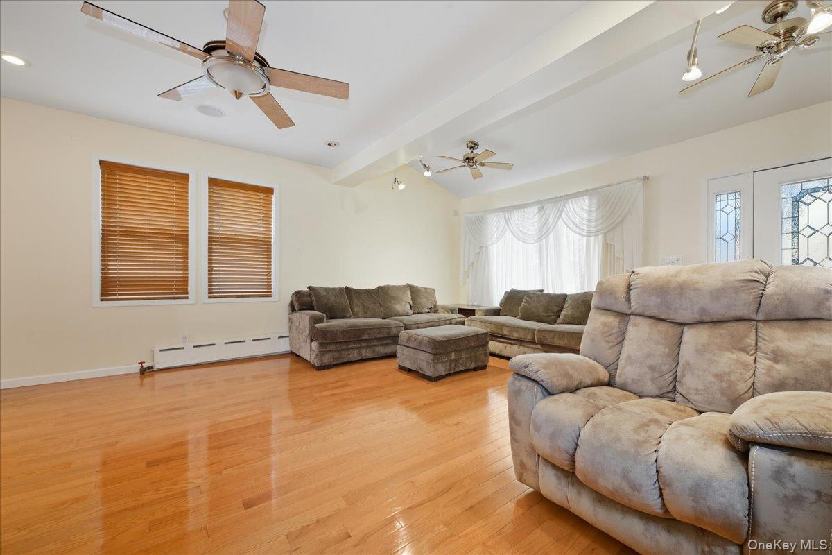 #3 photo, 88-37 249th Street, 皇后区 Bellerose , NY 11426