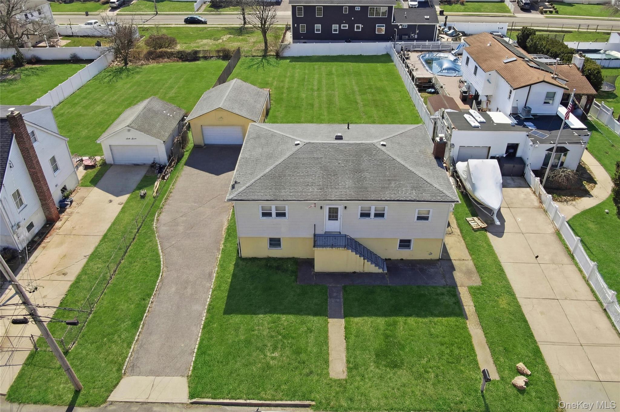 #2 photo, 71 Orchard Street, Lindenhurst , NY 11757