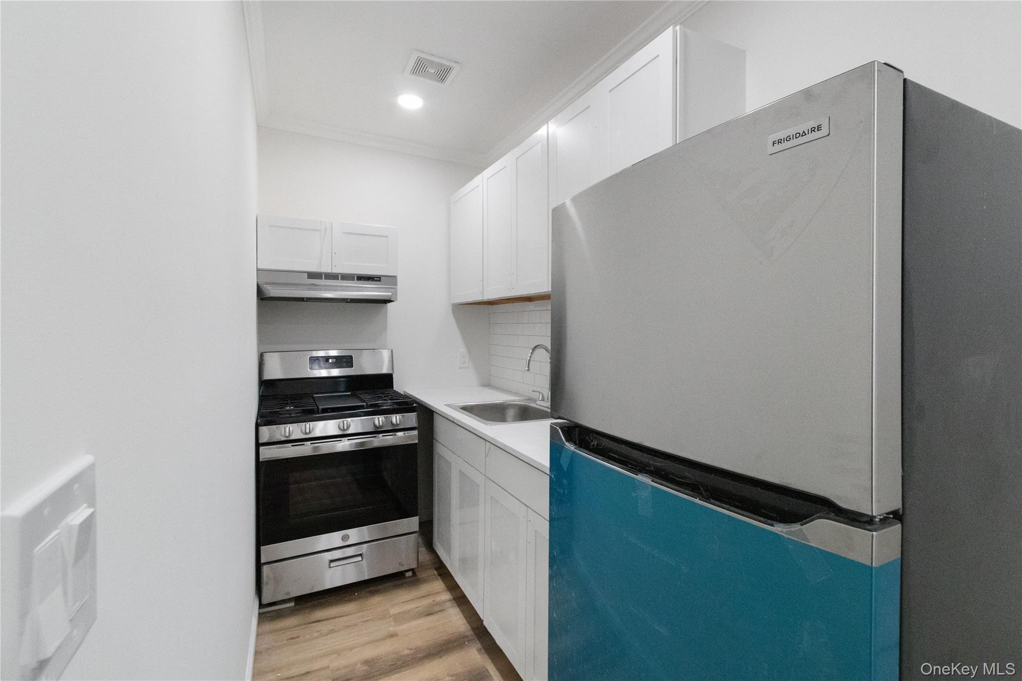 #3 photo, 21-29 Audrey Avenue, Oyster Bay , NY 11771