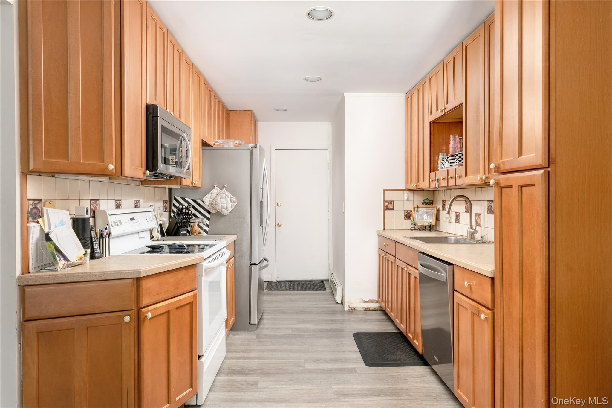 #10 photo, 6 Georgian Court, Coram , NY 11727