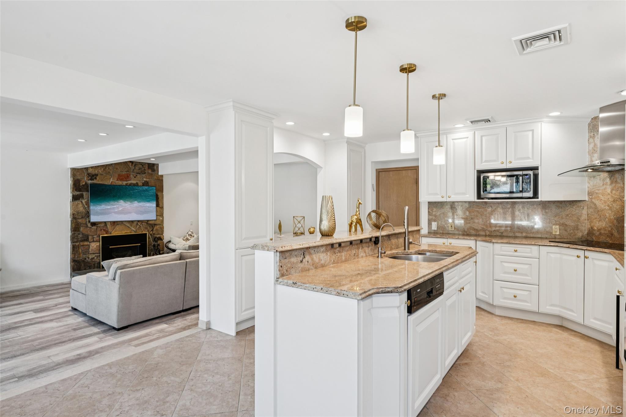 #14 photo, 1 Allenby Drive, Northport , NY 11768