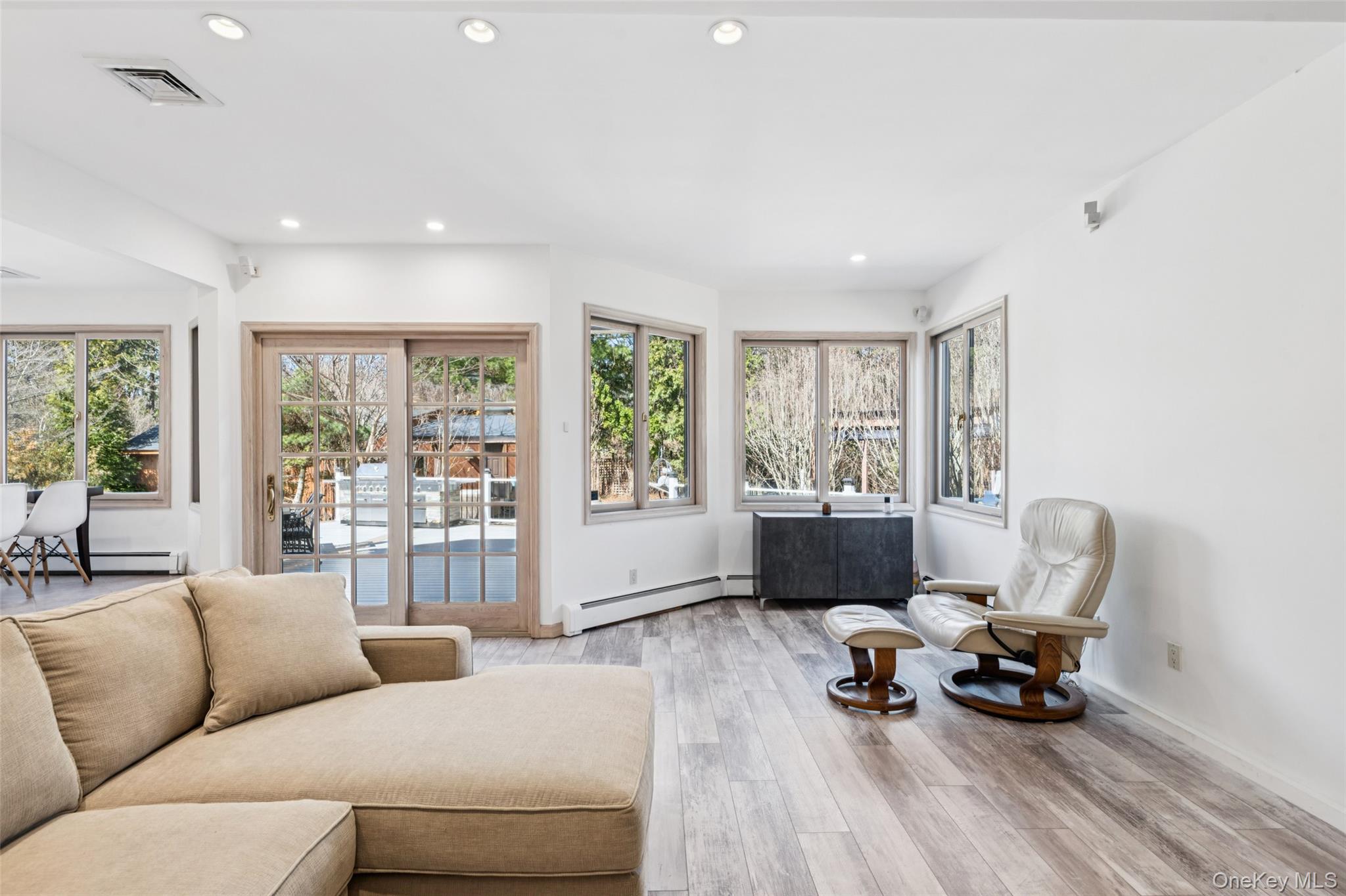 #18 photo, 1 Allenby Drive, Northport , NY 11768