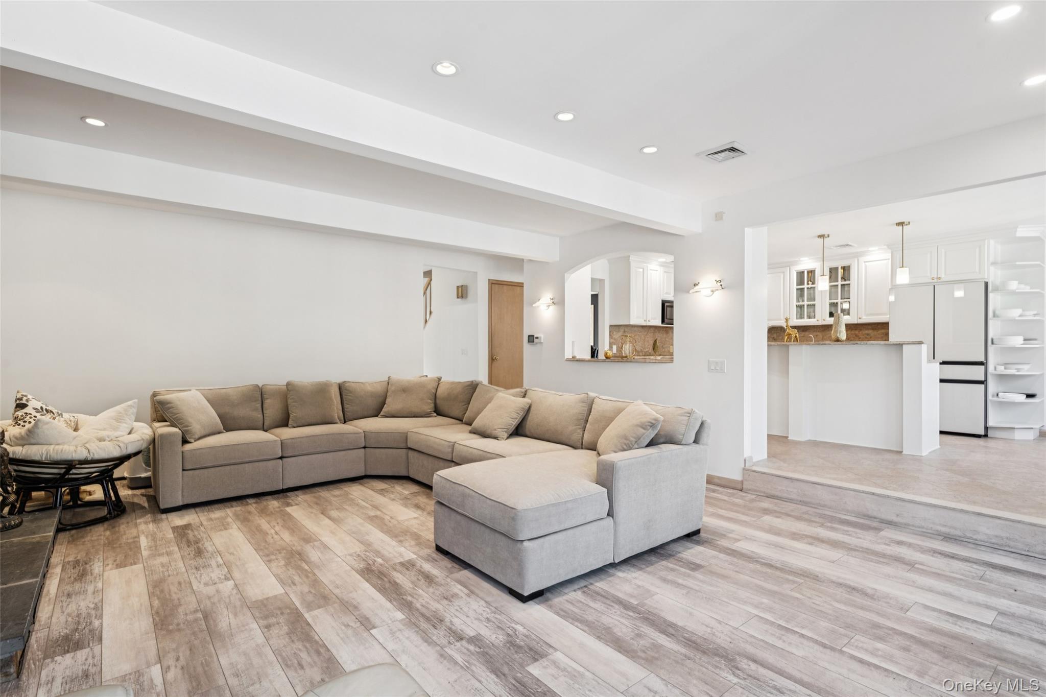 #19 photo, 1 Allenby Drive, Northport , NY 11768