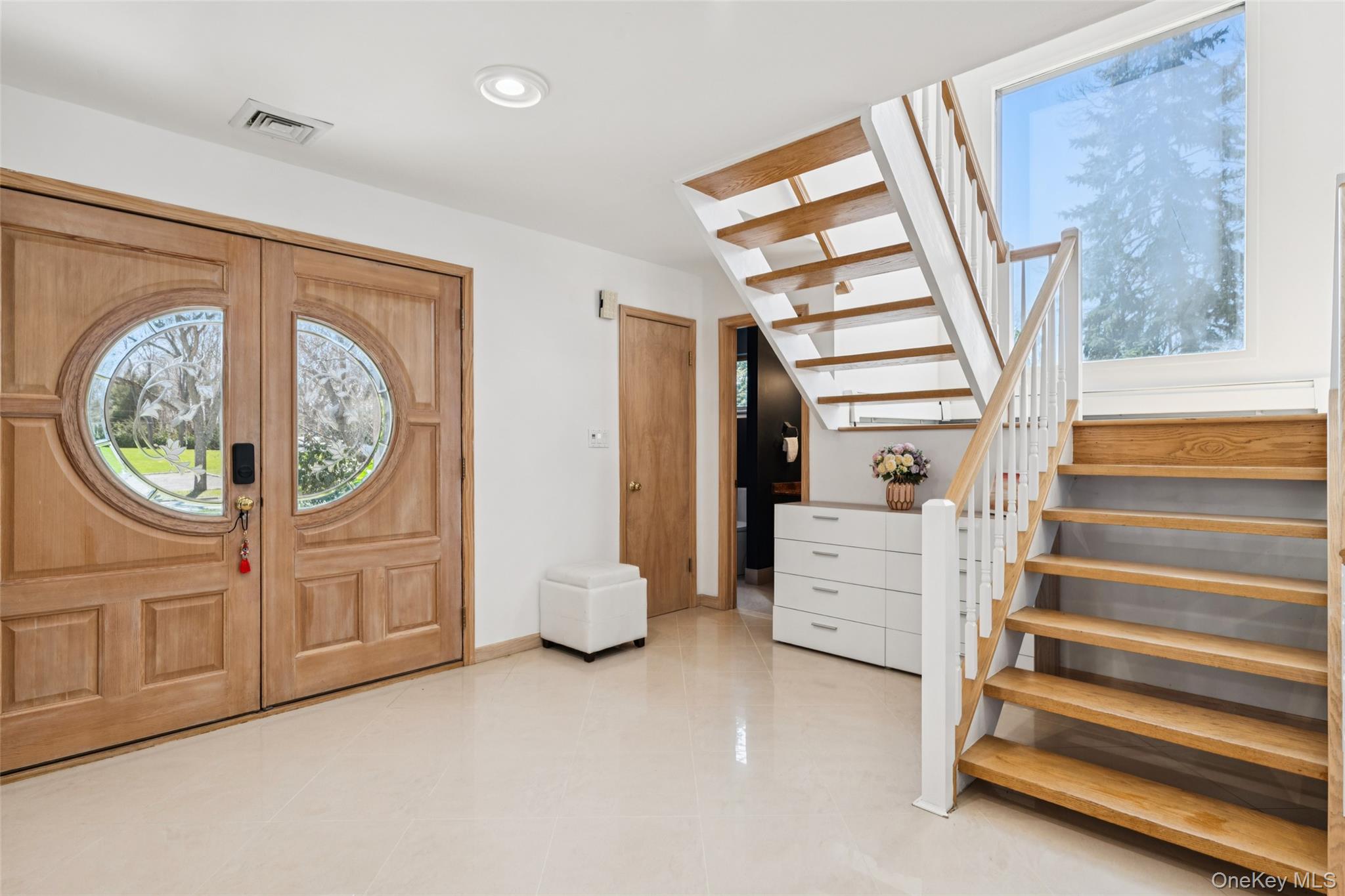 #4 photo, 1 Allenby Drive, Northport , NY 11768