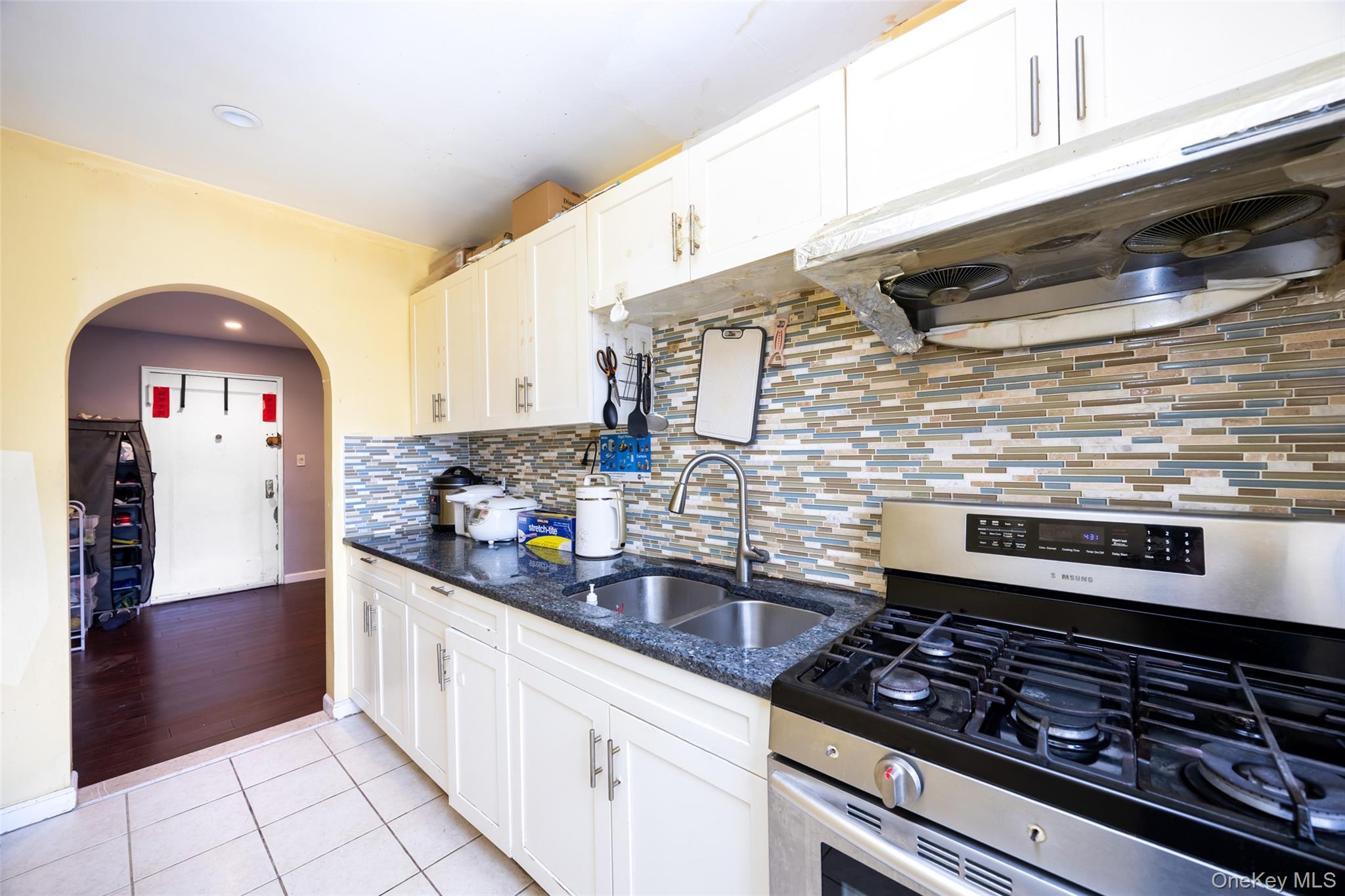 #4 photo, 69-12 140th Street, Kew Garden Hills , NY 11367