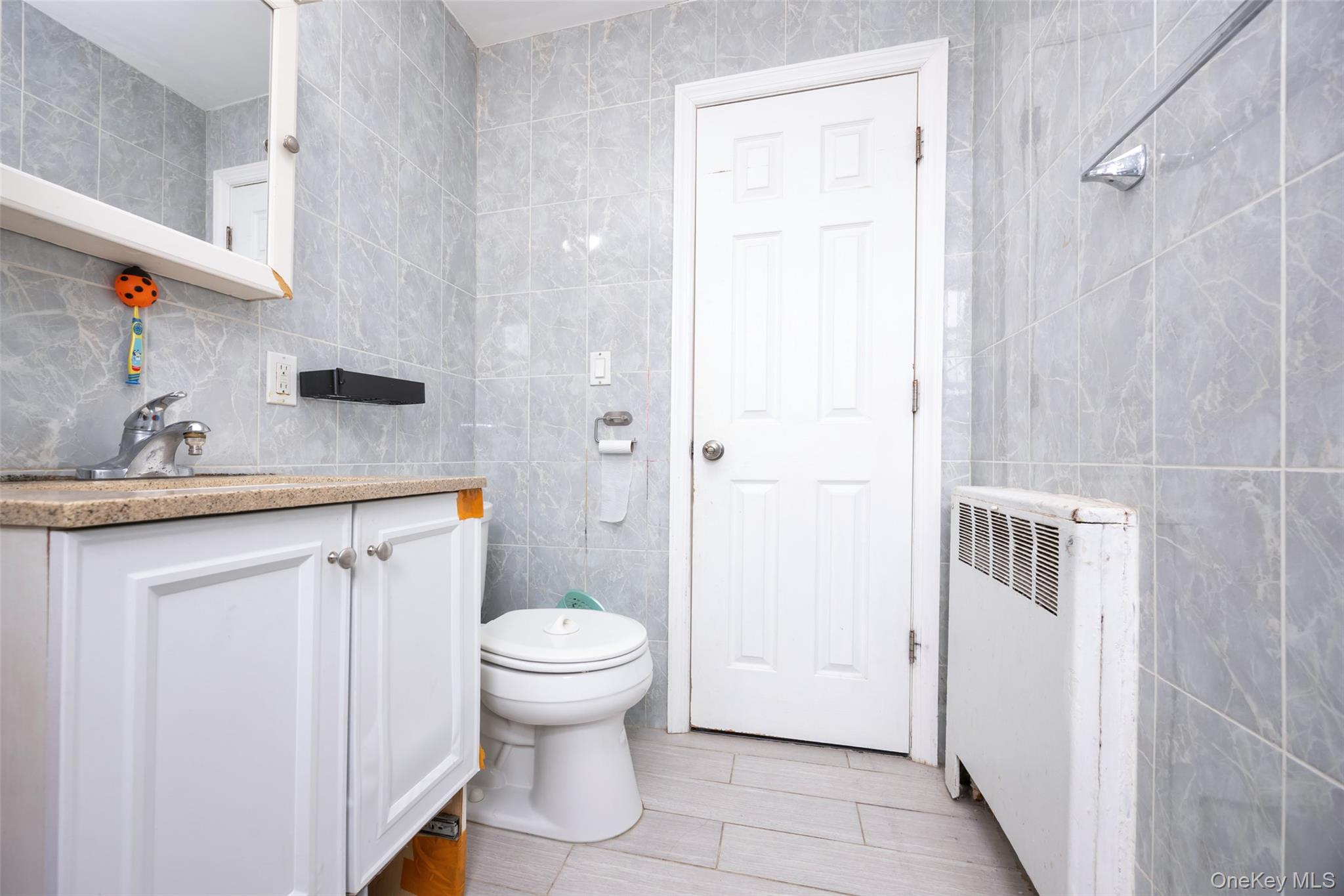 #9 photo, 69-12 140th Street, Kew Garden Hills , NY 11367