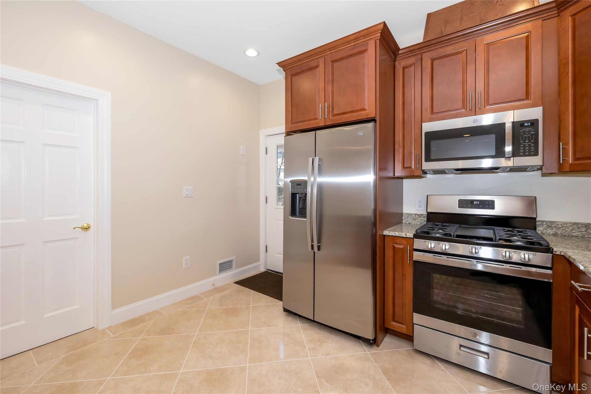 #13 photo, 16 Grand Boulevard, Scarsdale , NY 10583