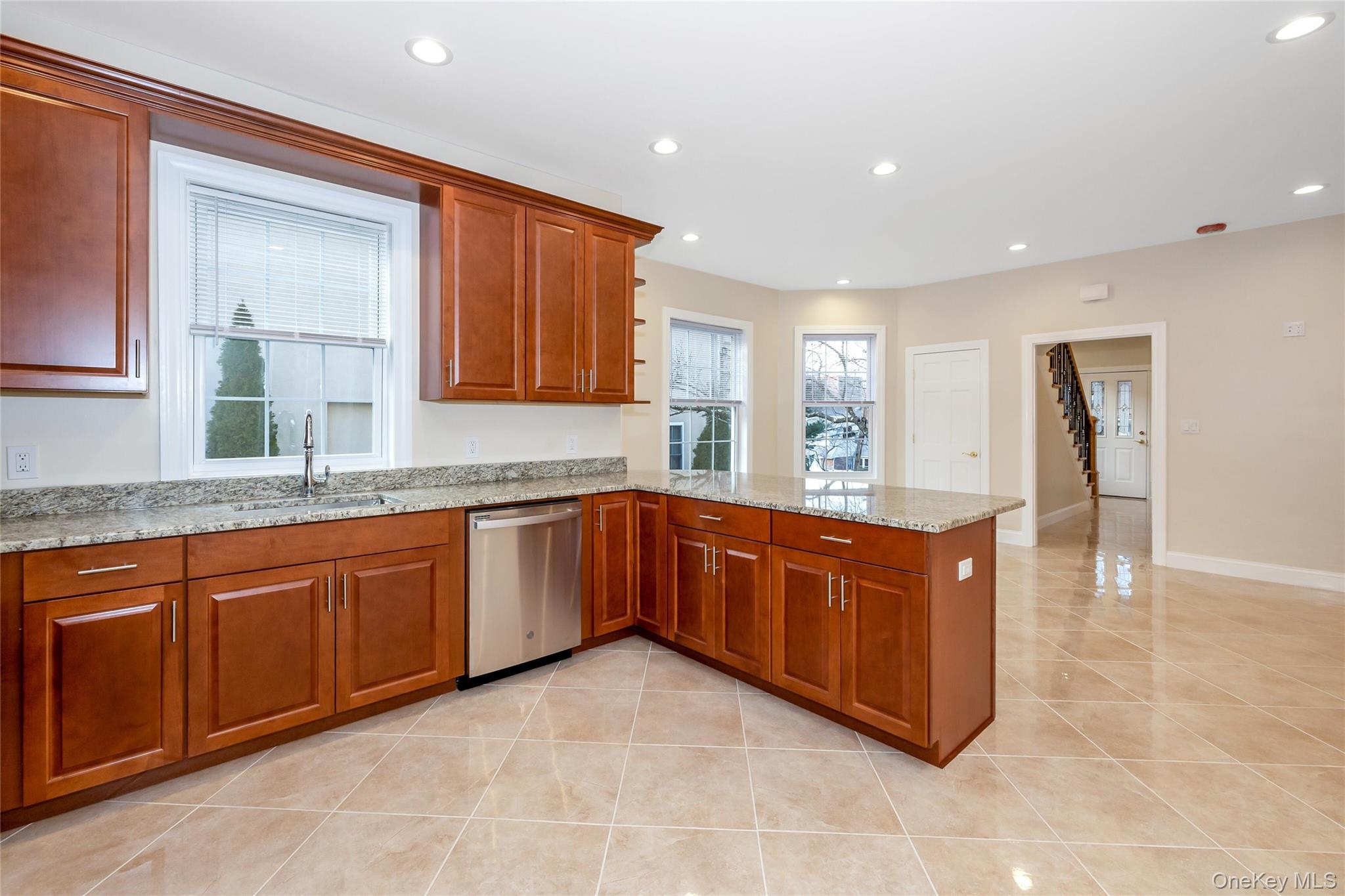 #14 photo, 16 Grand Boulevard, Scarsdale , NY 10583