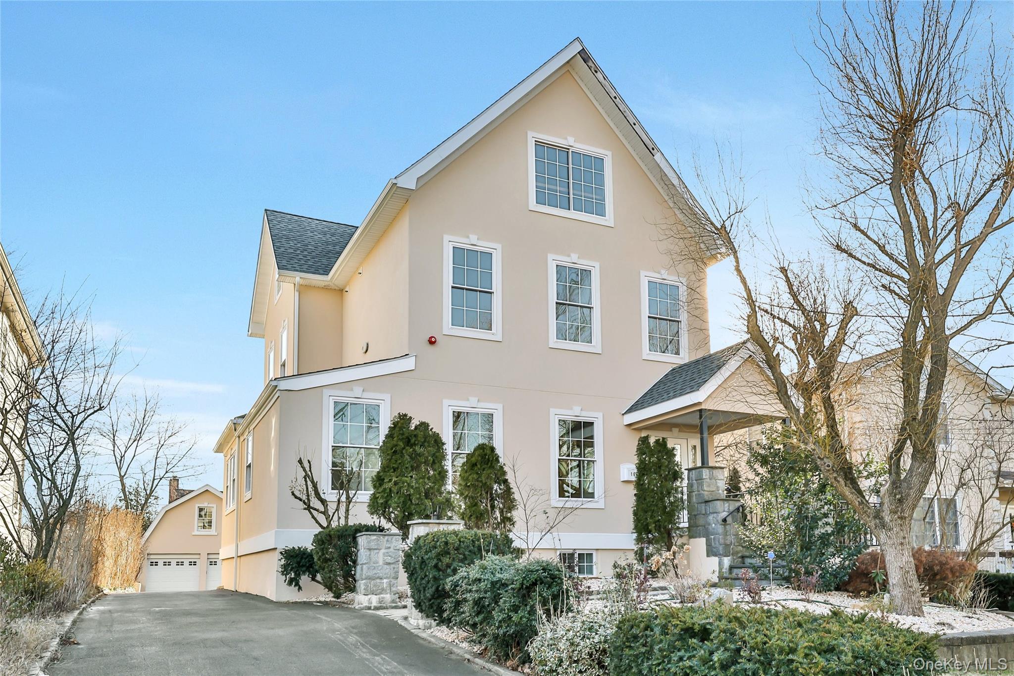 #2 photo, 16 Grand Boulevard, Scarsdale , NY 10583