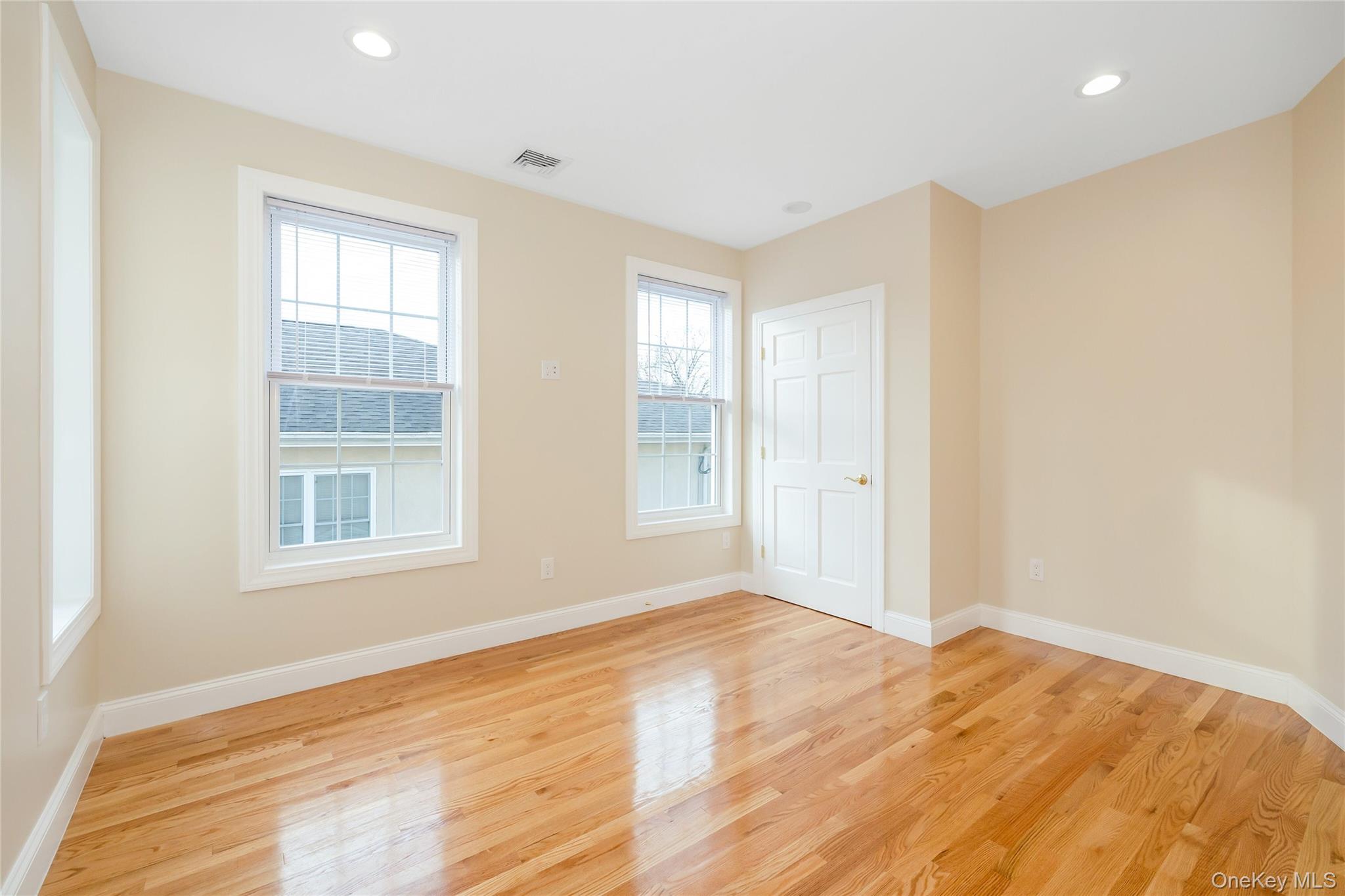 #20 photo, 16 Grand Boulevard, Scarsdale , NY 10583