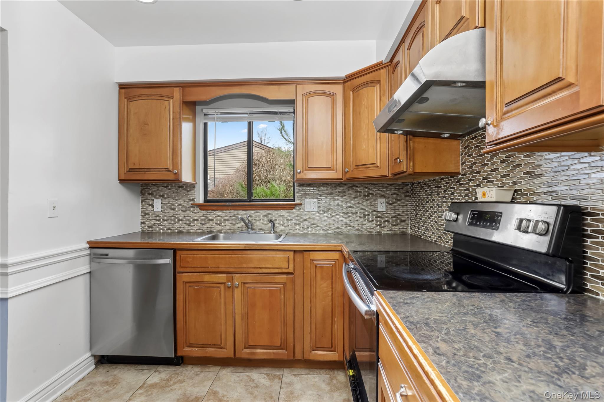 #12 photo, 21 Scenic View, Yorktown Heights , NY 10598