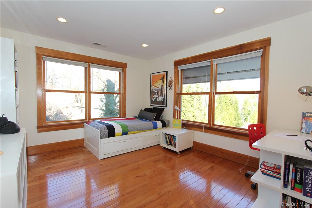 #12 photo, 114 Mount Pleasant Avenue, 뉴욕주 Mamaroneck , NY 10543