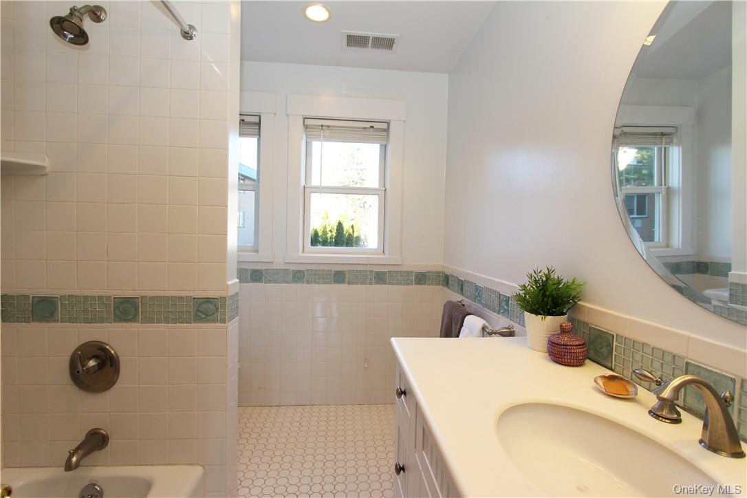 #14 photo, 114 Mount Pleasant Avenue, 뉴욕주 Mamaroneck , NY 10543