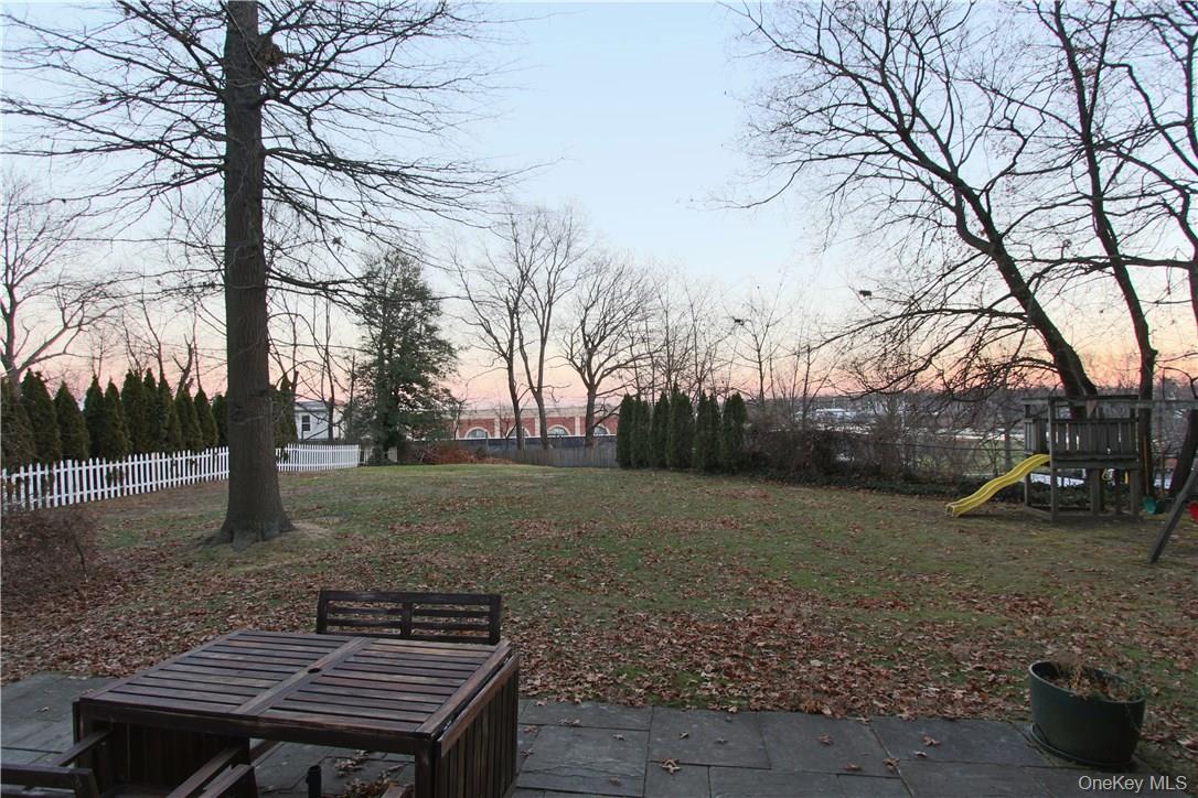 #16 photo, 114 Mount Pleasant Avenue, 뉴욕주 Mamaroneck , NY 10543