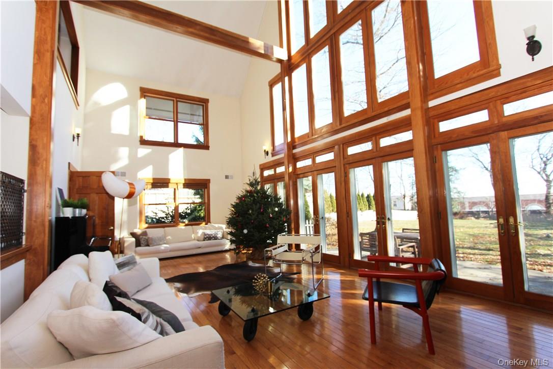 #2 photo, 114 Mount Pleasant Avenue, 뉴욕주 Mamaroneck , NY 10543