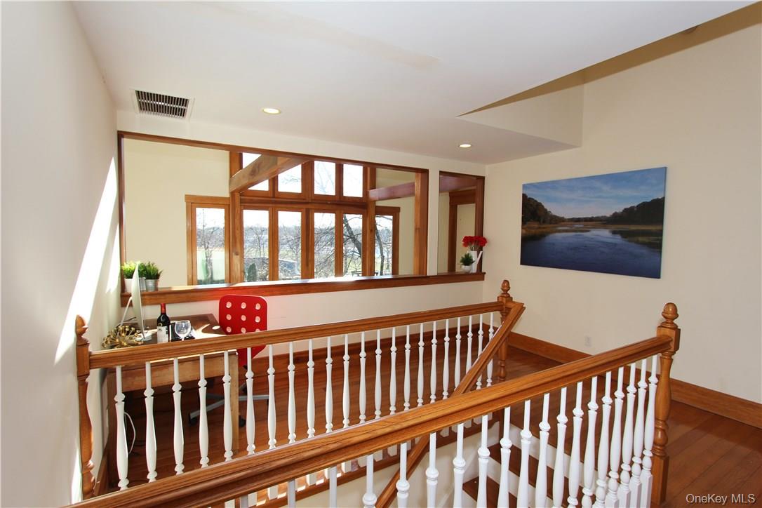 #9 photo, 114 Mount Pleasant Avenue, 뉴욕주 Mamaroneck , NY 10543