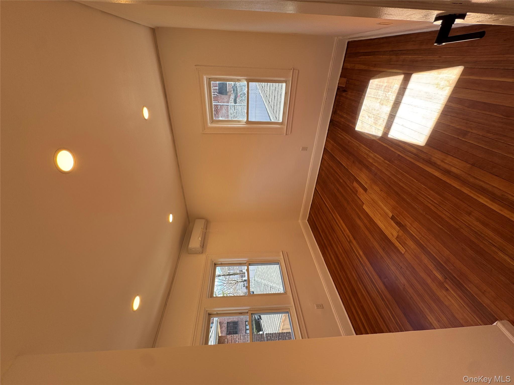 #11 photo, 578 E 3rd Street, Mount Vernon , NY 10553