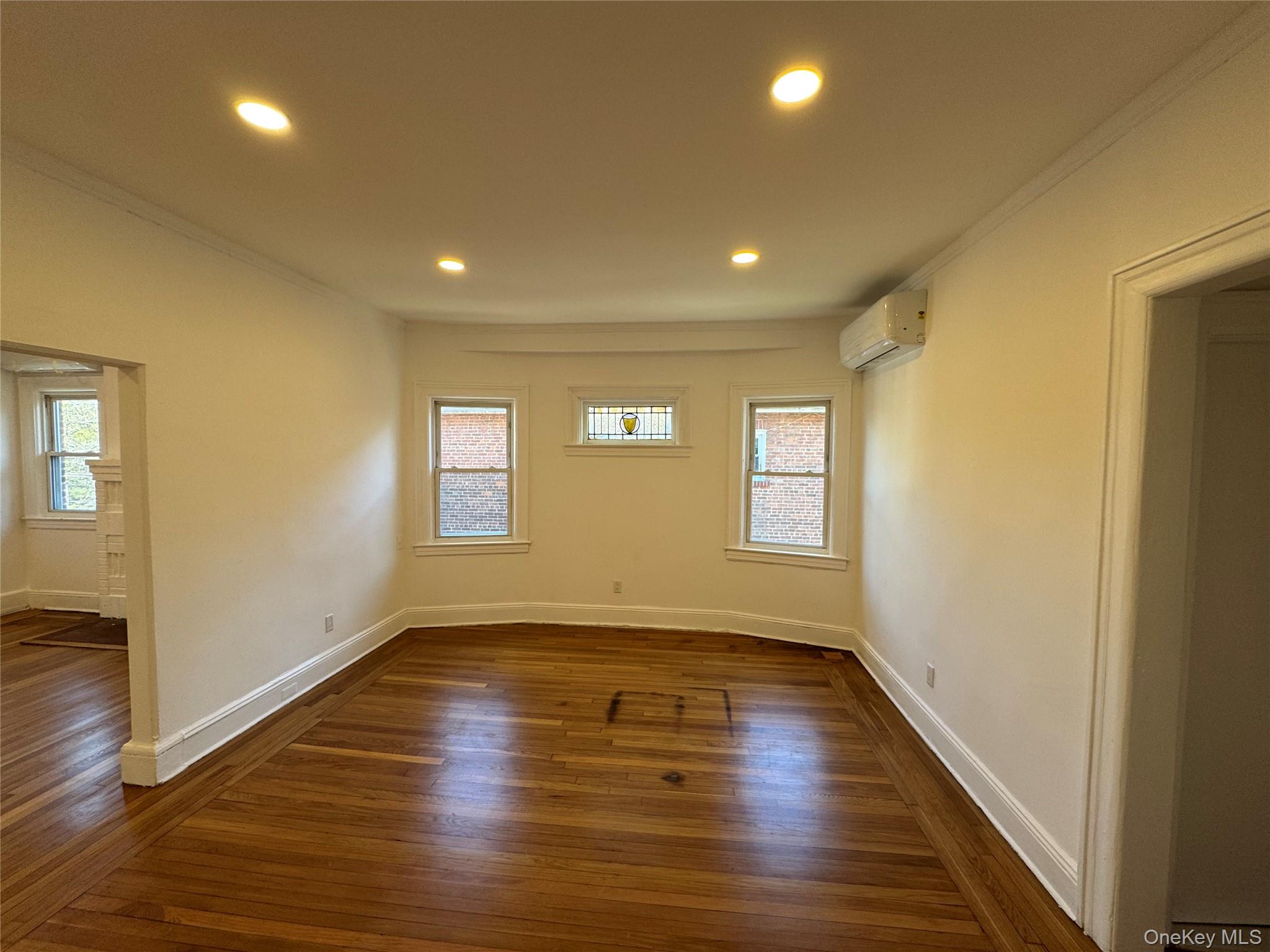 #8 photo, 578 E 3rd Street, Mount Vernon , NY 10553