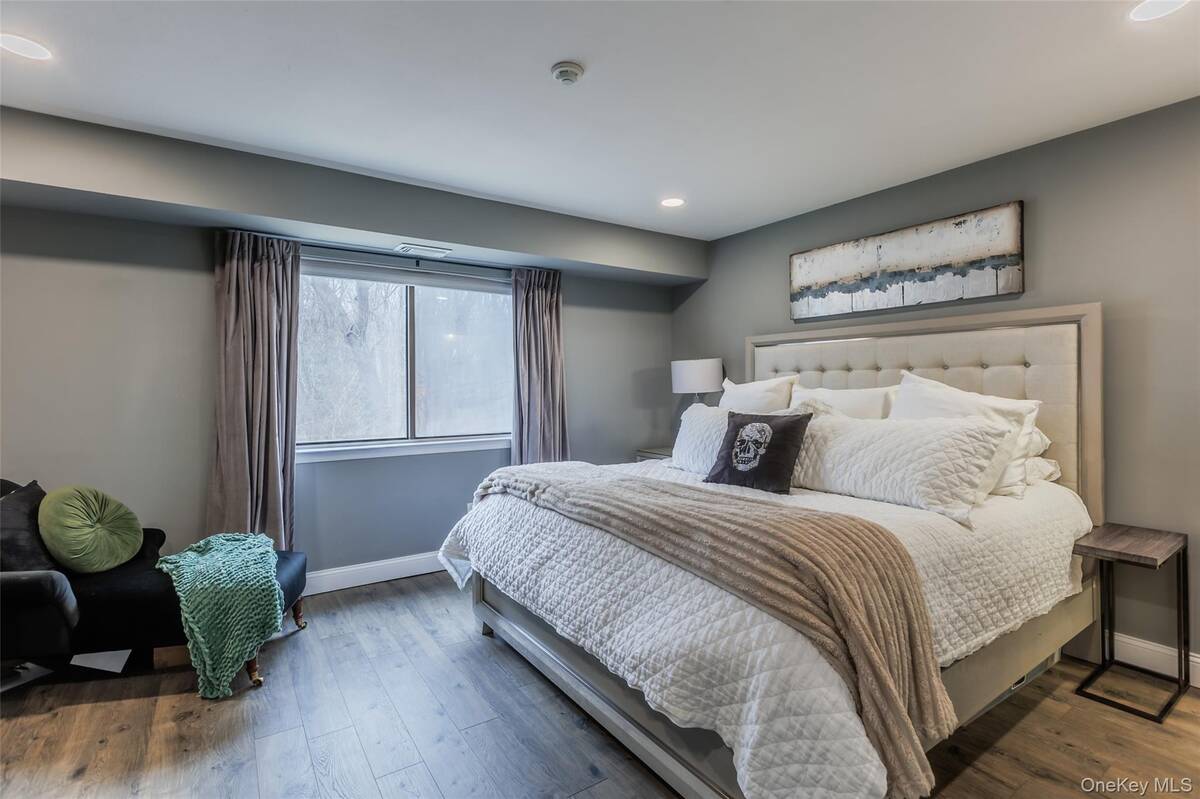 #10 photo, 172 Pointe Circle N, सफ़ोक काउंटी Coram , NY 11727