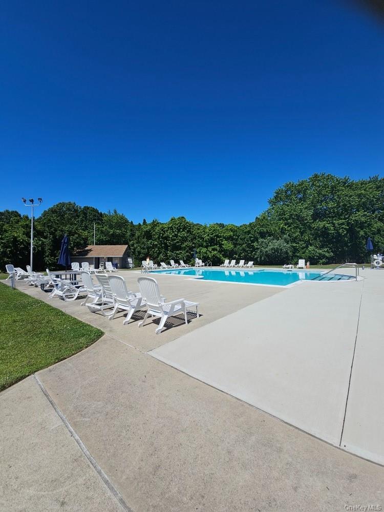 #16 photo, 172 Pointe Circle N, सफ़ोक काउंटी Coram , NY 11727