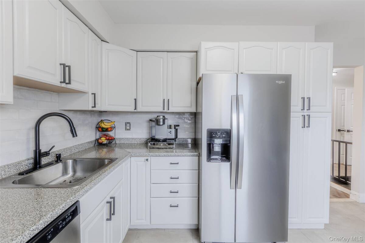 #7 photo, 172 Pointe Circle N, सफ़ोक काउंटी Coram , NY 11727