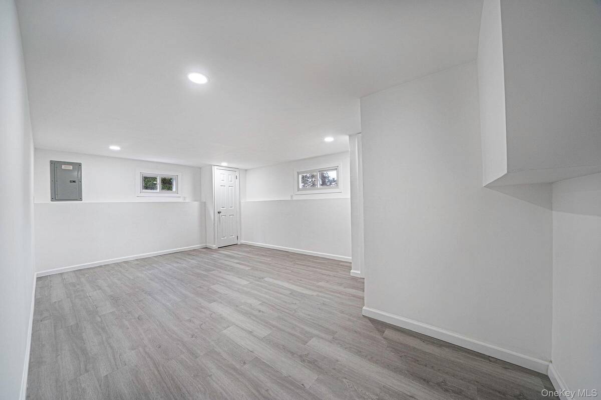 #31 photo, 1 Yardley Lane, Саффолк ‖ Nesconset , NY 11767