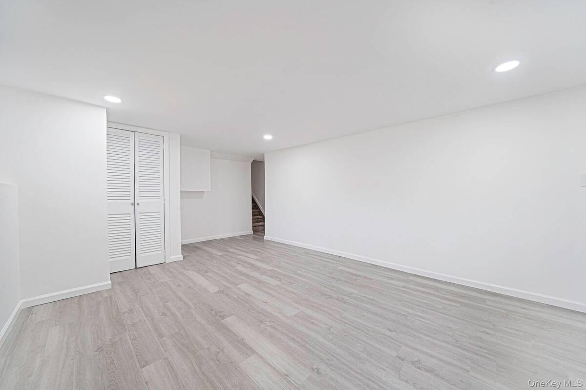 #32 photo, 1 Yardley Lane, Саффолк ‖ Nesconset , NY 11767