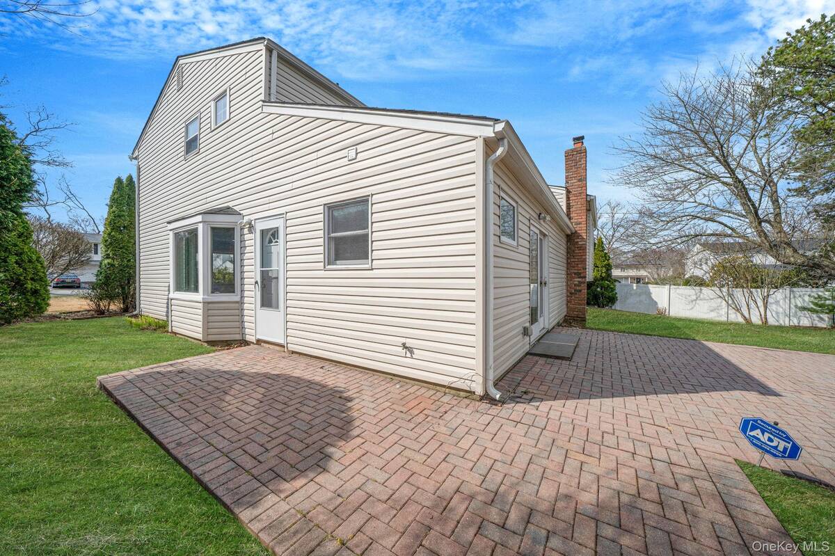 #34 photo, 1 Yardley Lane, Саффолк ‖ Nesconset , NY 11767