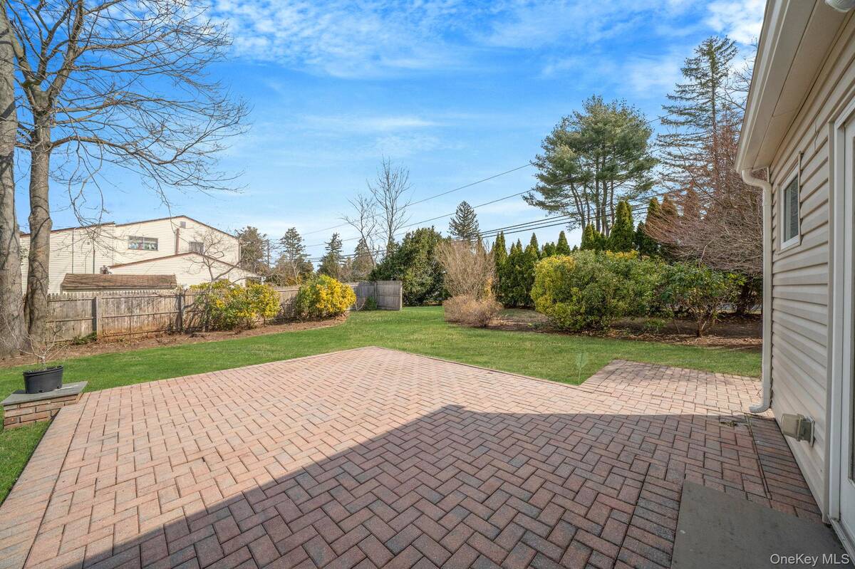 #35 photo, 1 Yardley Lane, Саффолк ‖ Nesconset , NY 11767