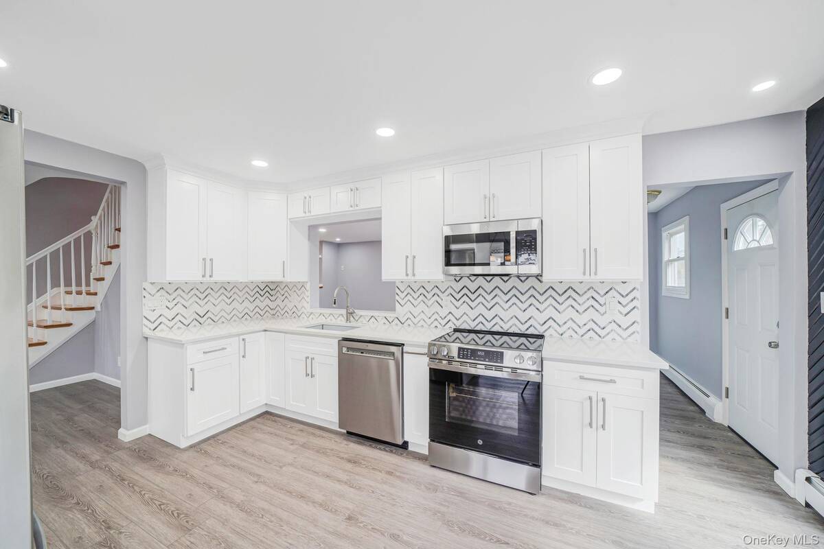 #4 photo, 1 Yardley Lane, Саффолк ‖ Nesconset , NY 11767