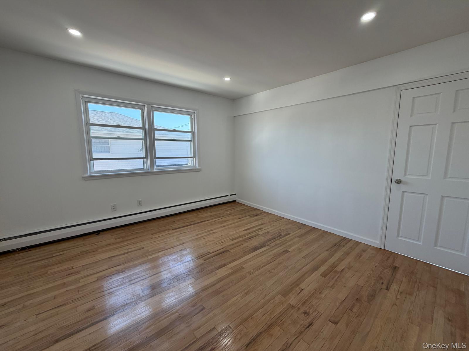 #4 photo, 1 Munro Blvd Boulevard, Valley Stream , NY 11581