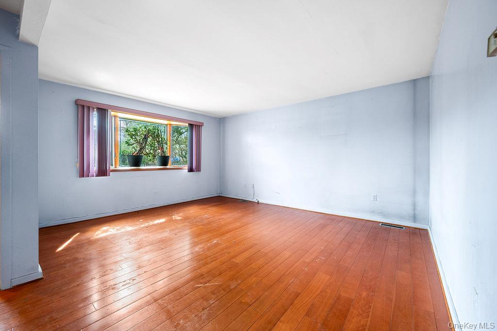 #10 photo, 11 Valley View Road, Great Neck , NY 11021